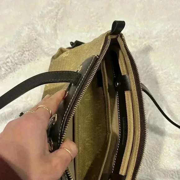 Dooney and Bourke Signature Canvas Leather Purse Vintage DB Brown Shoulder Bag - Picture 8 of 12